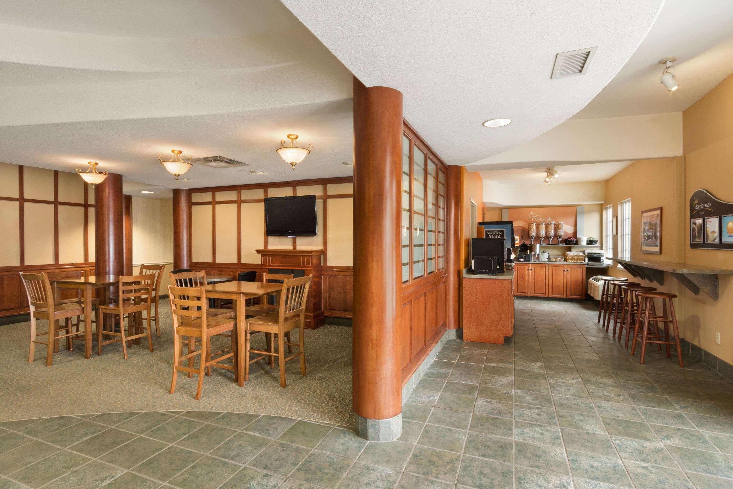Days Inn By Wyndham Guelph Exteriör bild