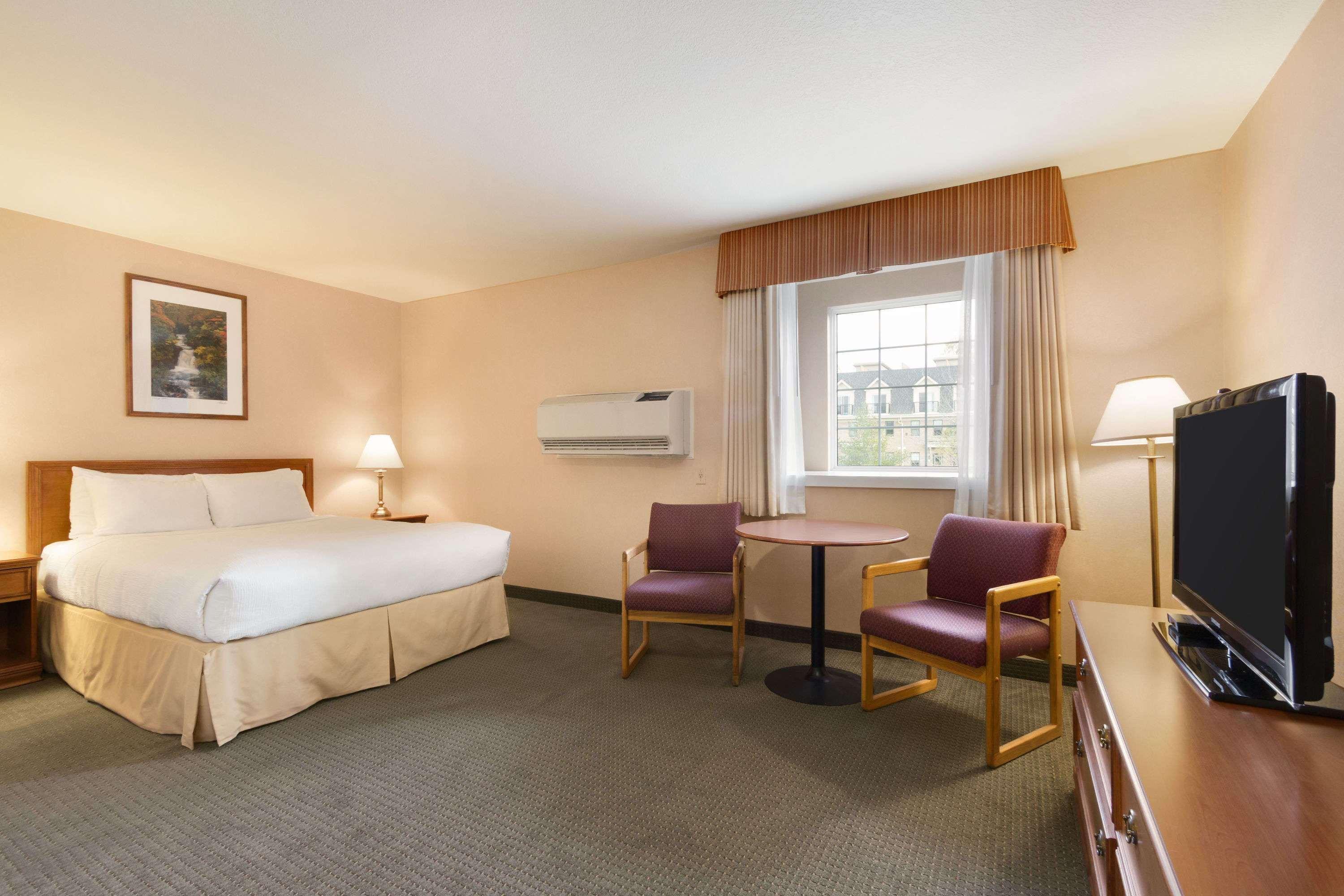 Days Inn By Wyndham Guelph Exteriör bild
